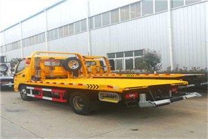 共和附近拖车救援搭电